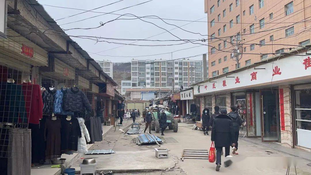 西和县自然资源局持续推进城区公共空间乱挤乱占乱搭乱建综合整治工作