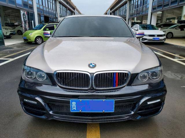 贵c车牌,这是2007款宝马730li,行驶证上显示2007年3月份上牌