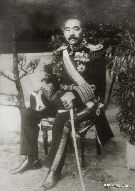 他被称为终战首相因为力主日本投降免于起诉晚年向往和平