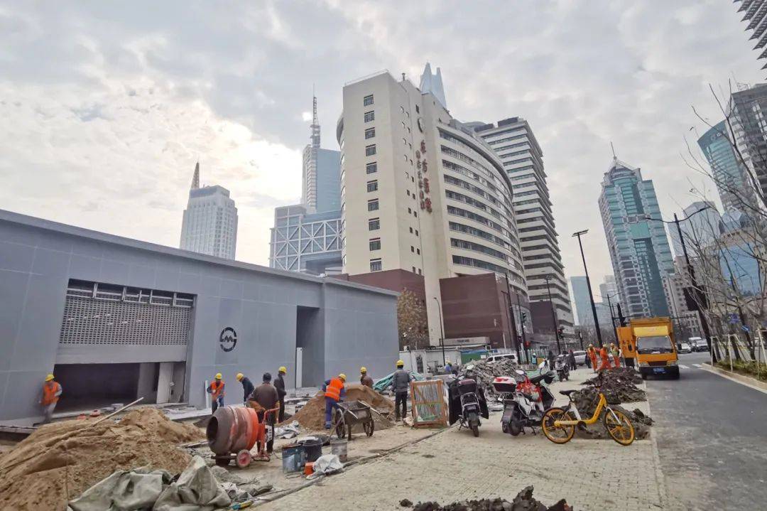 浦东新区,线路全长38公里,共设地下车站31座(本次开通30座,龙居路站暂