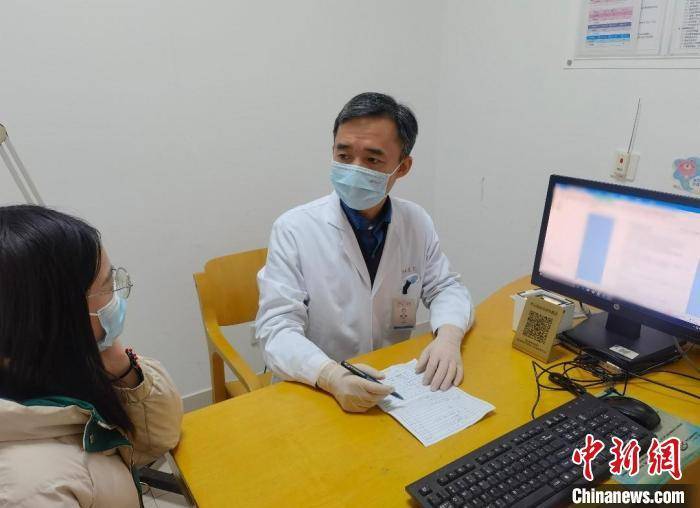 李巍|冬季老年特应性皮炎多发 专家：及时就诊、规范治疗、避免皮肤干燥