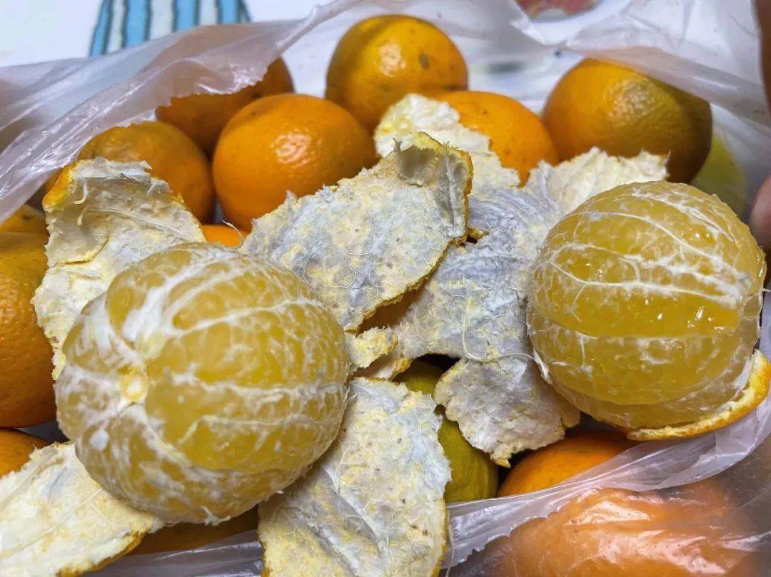 恩平一街坊从某平台买到变质水果,孩子吃了才发现···_女士_家人