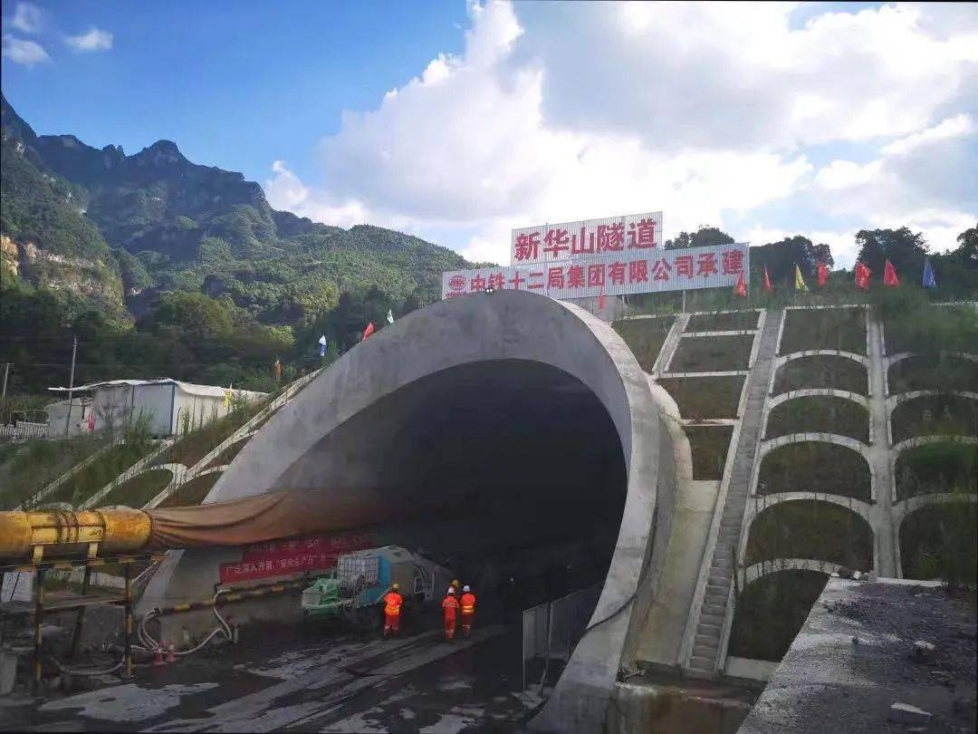 地理科普张吉怀高铁实现天堑变通途的中国式炫技