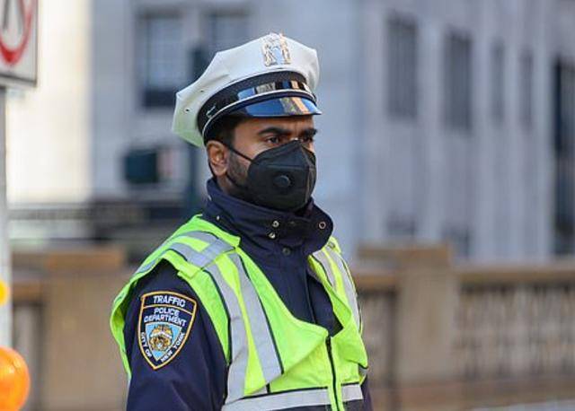 纽约警局1200多名警察确诊5人死亡另有5600名员工请病假