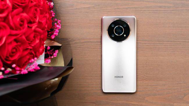 荣耀x30评测直屏窄边框天花板与快充长续航的完美搭配