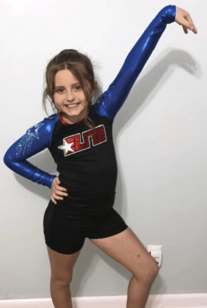 妈妈传3幼女照片报平安15分钟后9岁姐姐被龙卷风吹走遇难