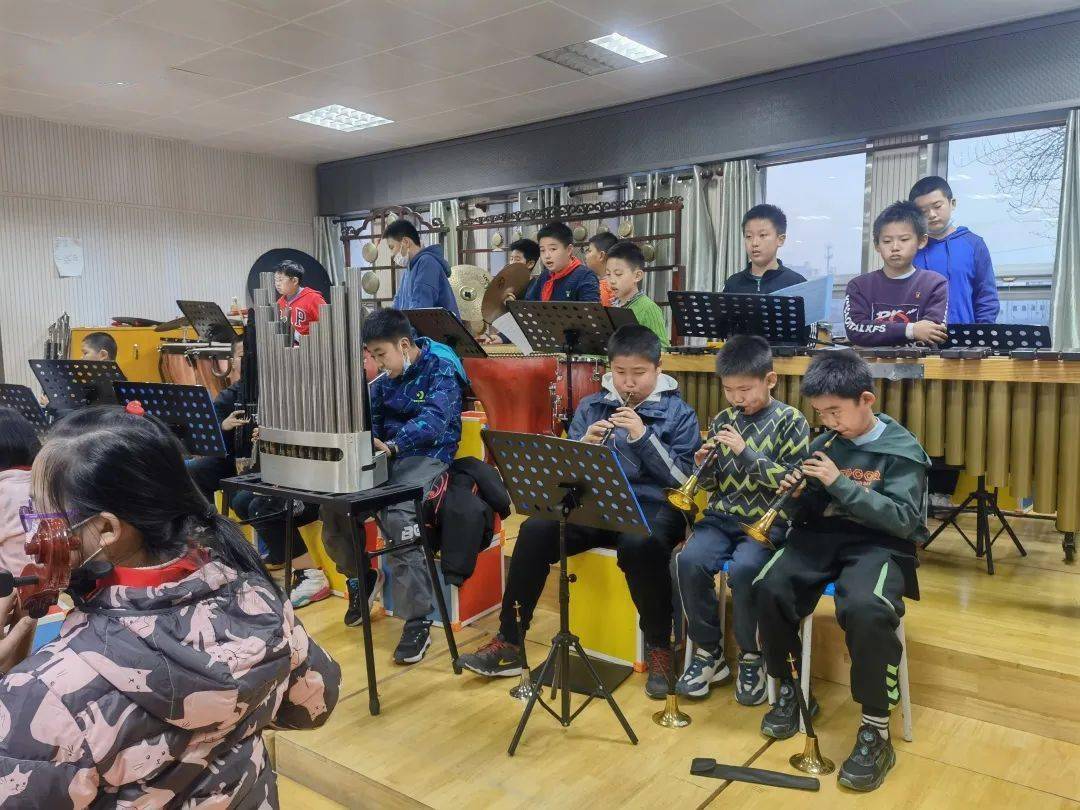 拥抱冬奥亮出风采一起加入石景山区银河小学的冰雪盛会