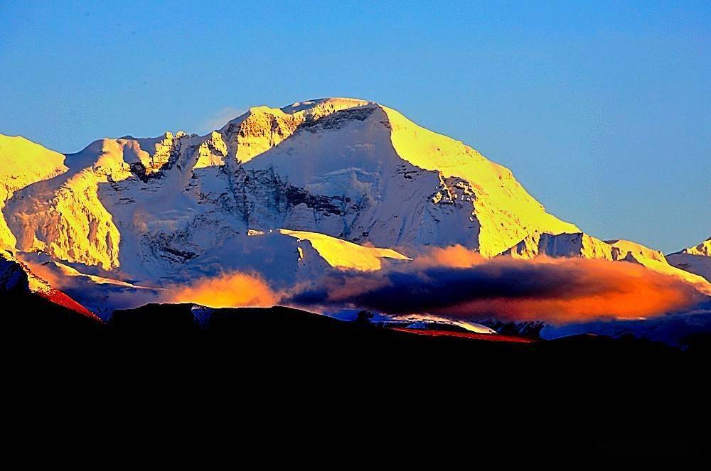 再次与日照金山的珠穆朗玛峰不期而遇