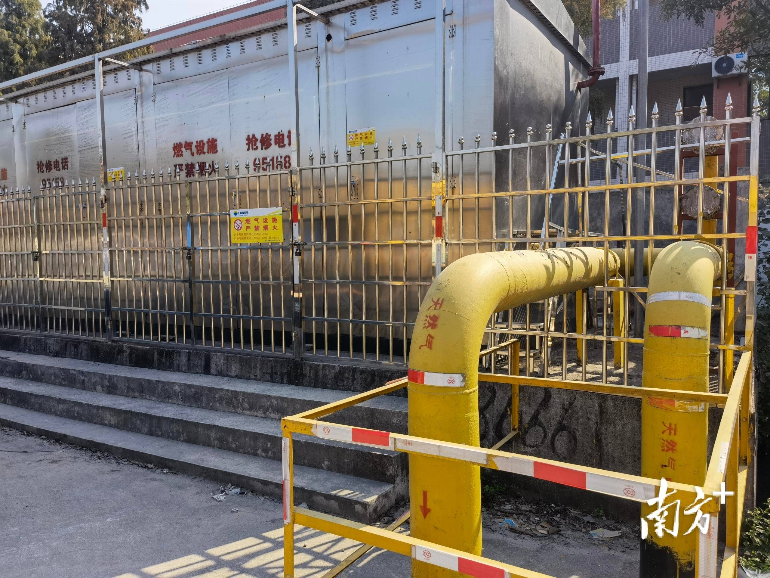 助力城市安全运行他们来回奔走为燃气管道做体检