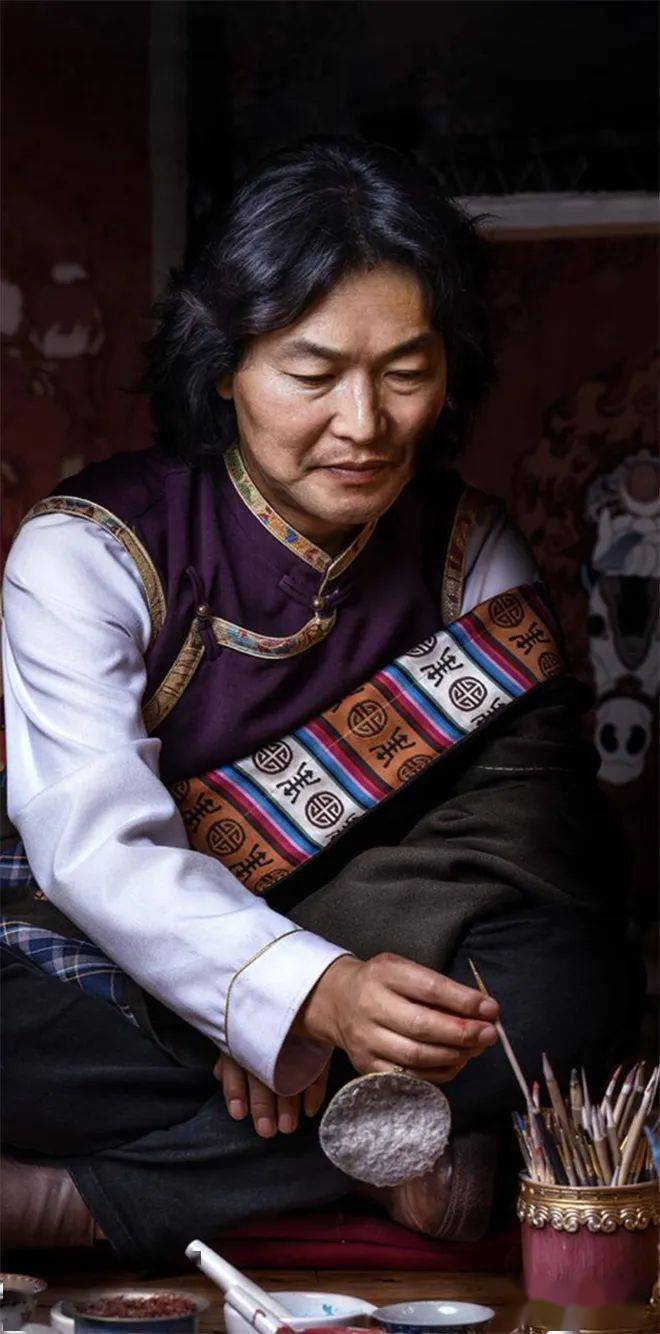 热贡唐卡:开拓眼界 传承技艺_格桑嘉措_人文化_艺术