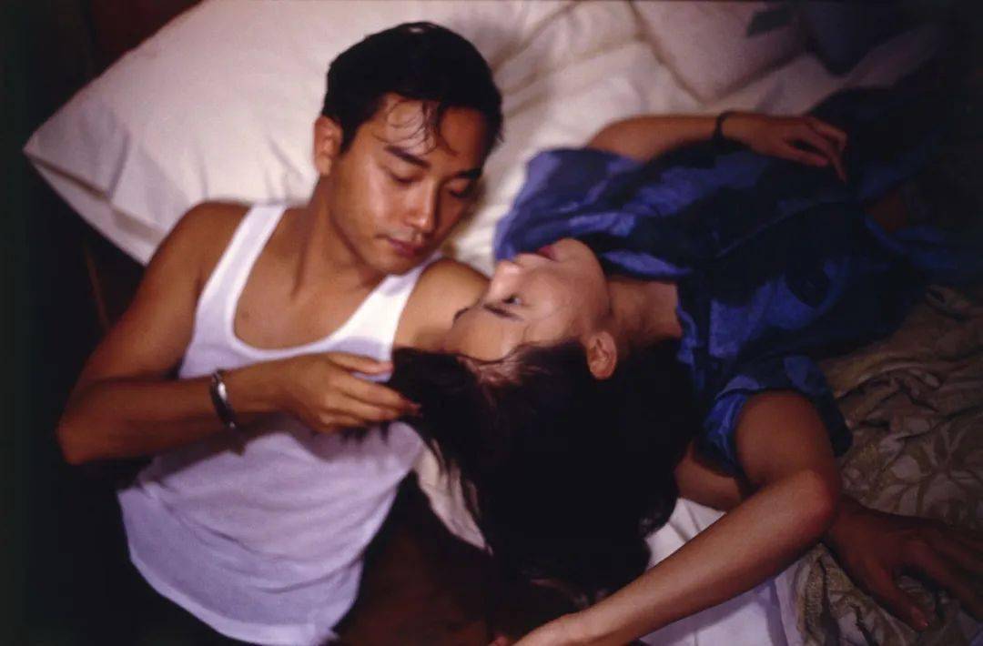 文学|王家卫模仿大赛，王家卫只能排第二