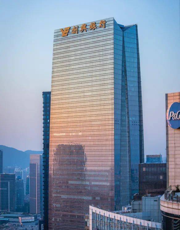 广州越秀金融大厦图片