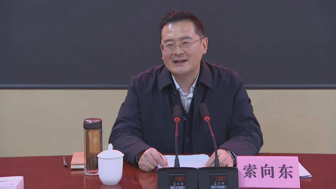 县委副书记代县长索向东以县人大代表正式候选人身份与选民见面
