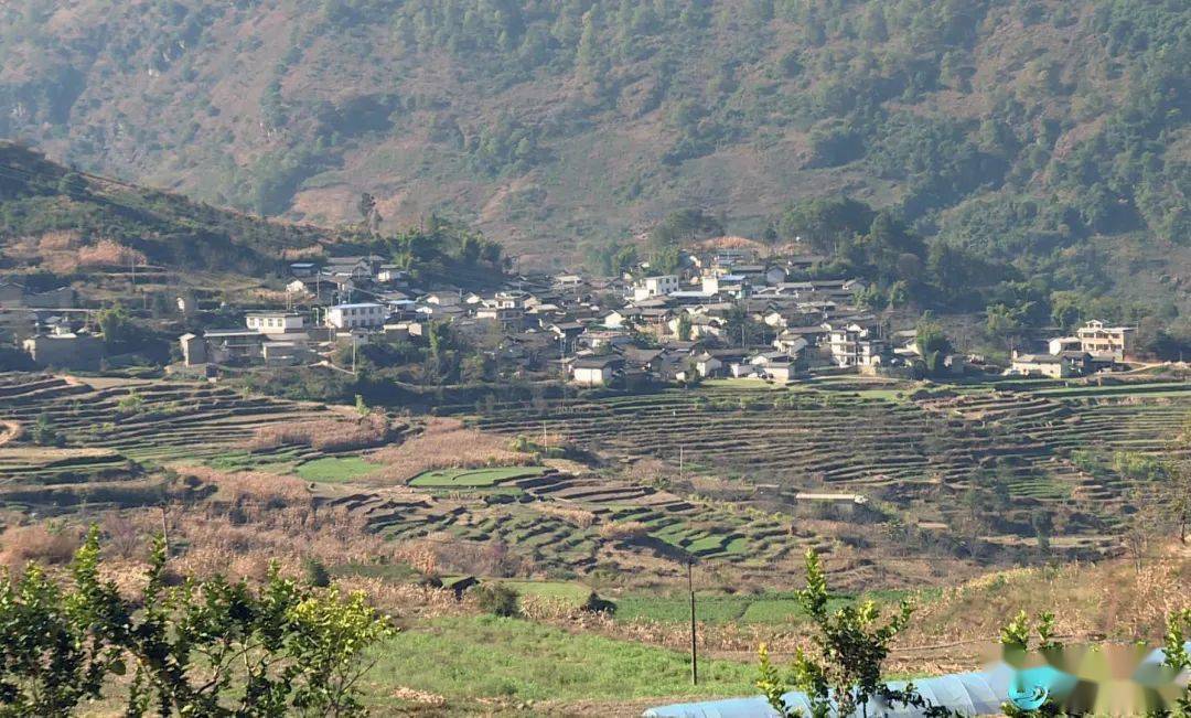 泸水市老窝镇把学习贯彻党的十九届六中全会精神与党史学习教育深度