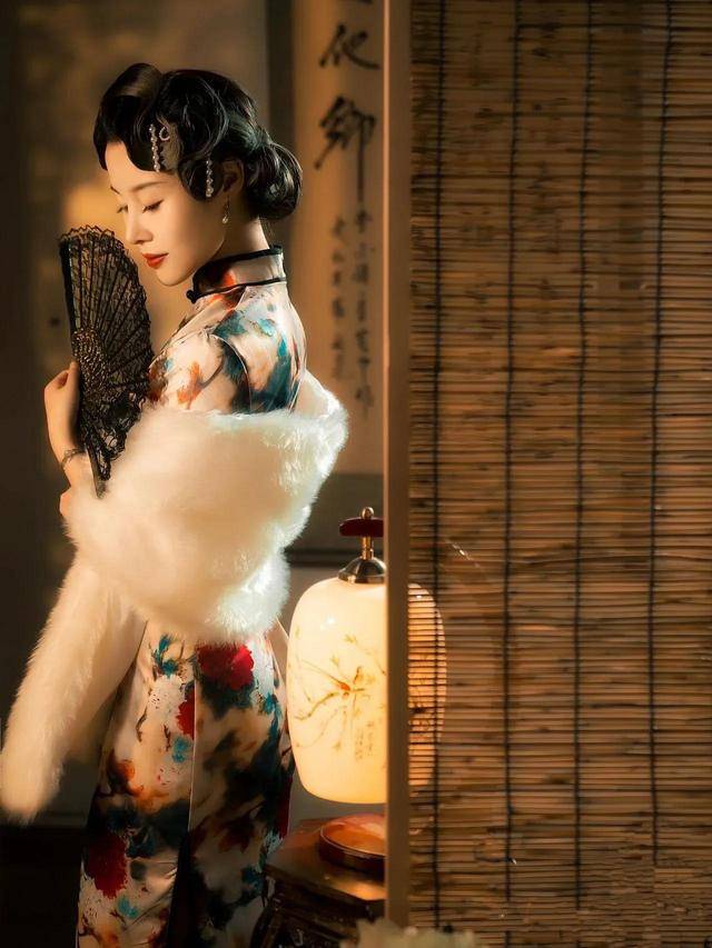 旗袍尽显女人妩媚