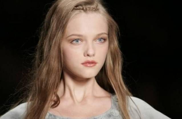 回忆杀俄罗斯仙女模特美上热搜萝莉脸九头身还有特色大眼袋