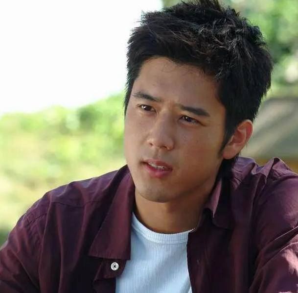 胡宇威从美少年变成胡子拉碴大叔终极三国童年滤镜破碎