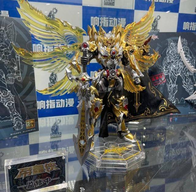 铠甲勇士帝皇侠与炎龙侠手办实物现场图风鹰侠和雪獒侠登场预定_搜狐网