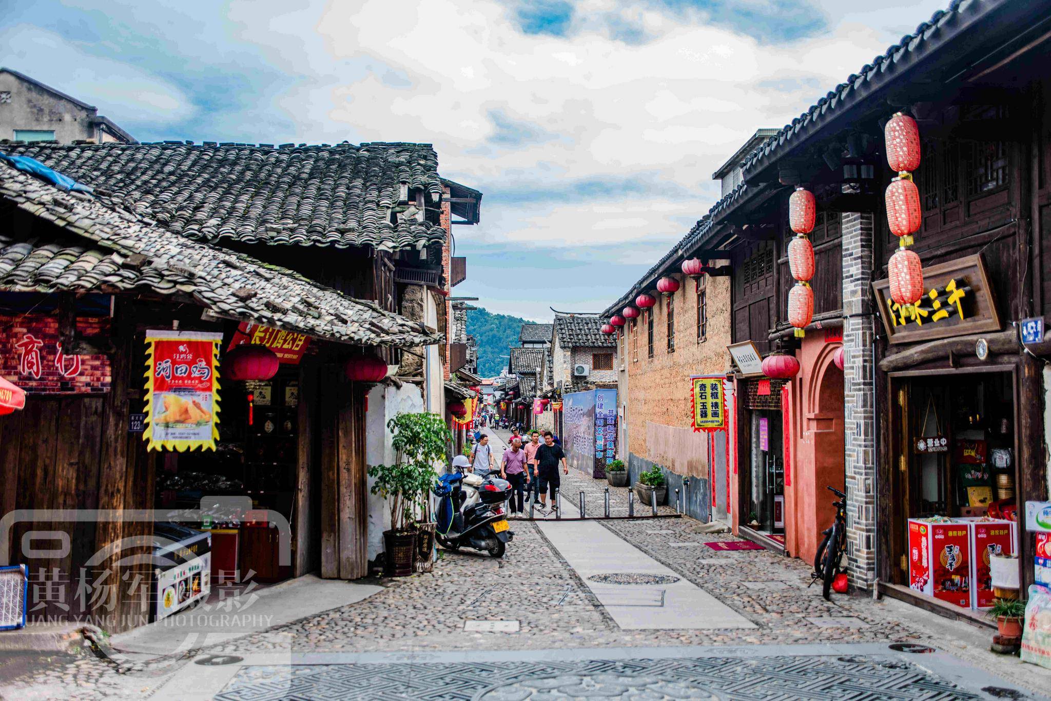 中国一座被遗忘的小城 有条历史老街全长466米 风景美适合旅居 城市 建筑 文化