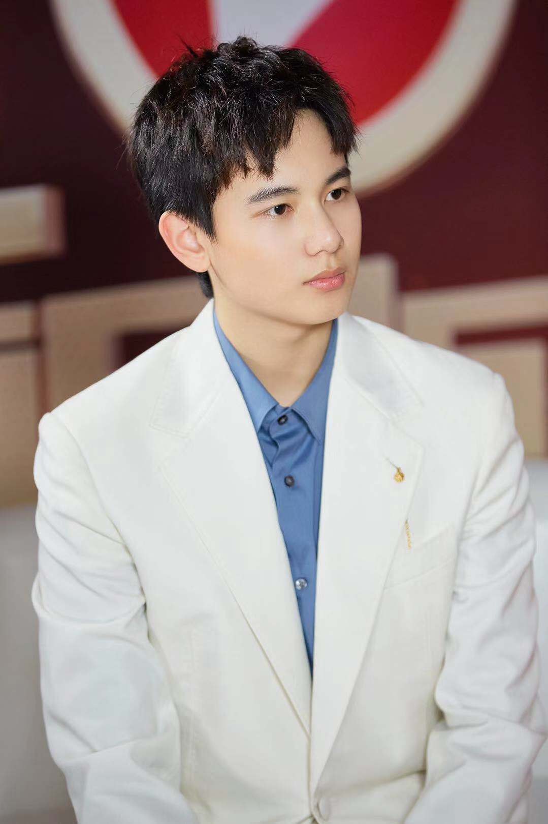 胡先煦亮相国剧盛典朝气十足青年演员未来可期