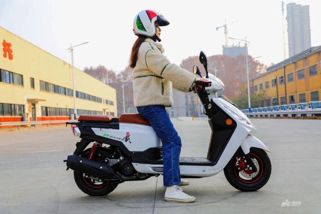 绵羊中的小皮卡大阳载载125评测