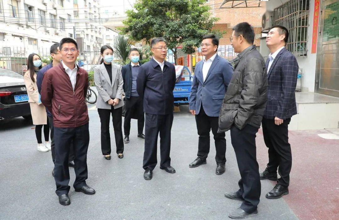 珠海经济技术开发区党工委书记梁耀斌率队深入红旗镇,三灶镇的老旧