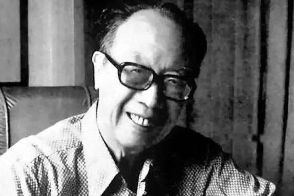专访梁实秋|百年北平风物考_豆汁_北京_吆喝声