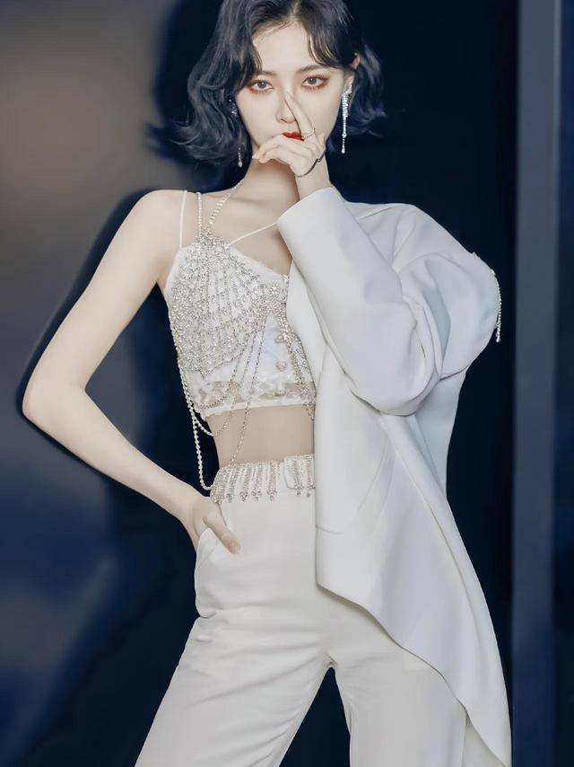 许佳琪肤白貌美性感迷人身材火辣好看的女孩子谁不爱呢