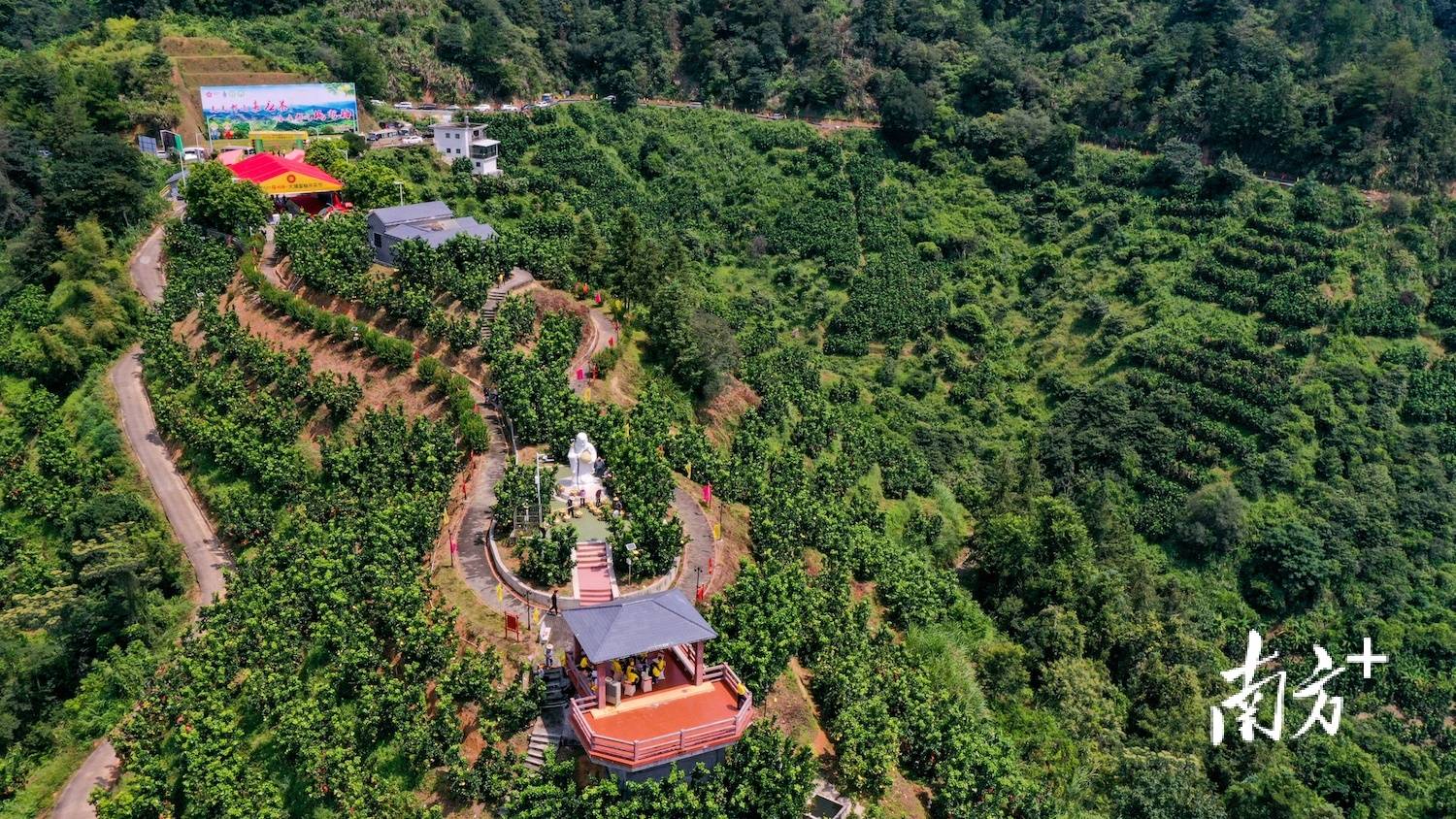 近年来,大埔县为加快农业,乡村旅游产业发展,把"四好农村路"建设与