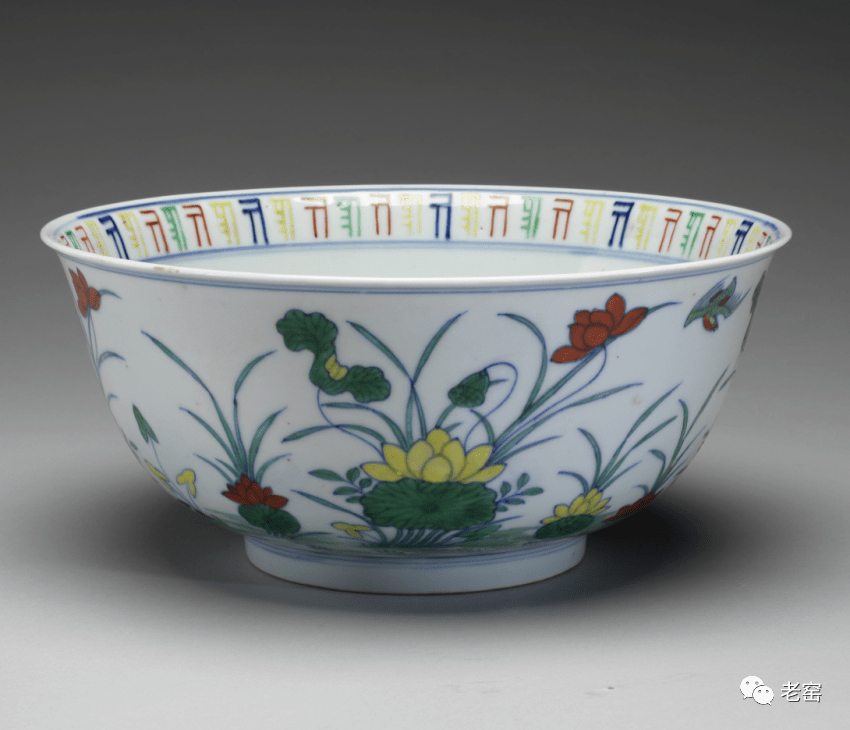 台北故宫博物院馆藏明成化 斗彩花鸟高足杯 台北故宫博物院馆藏明成化