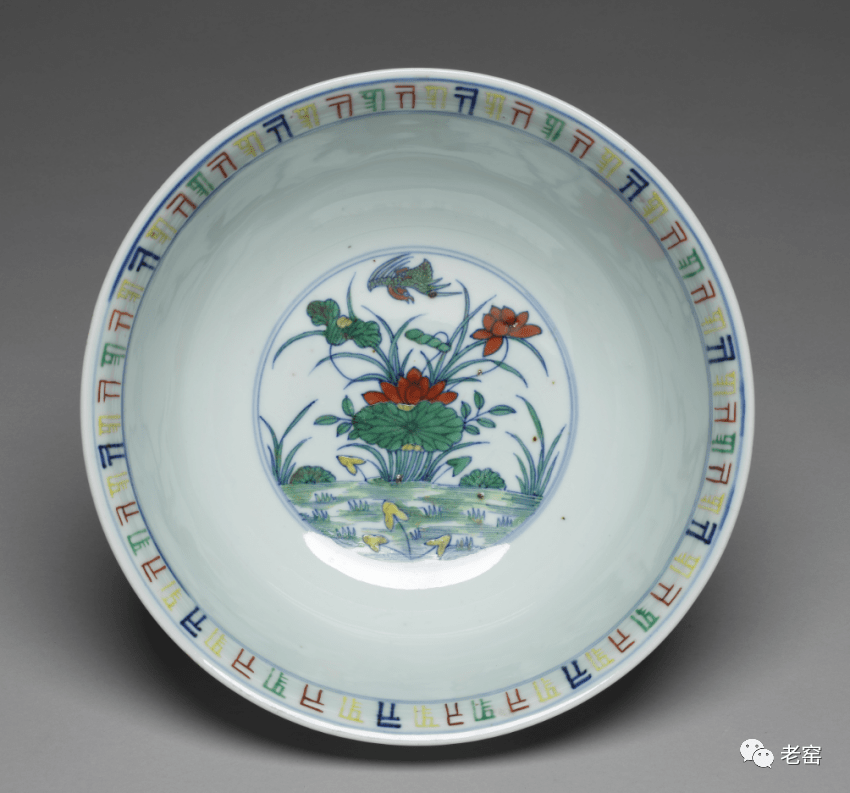 台北故宫博物院馆藏明成化 斗彩花鸟高足杯 台北故宫博物院馆藏明成化