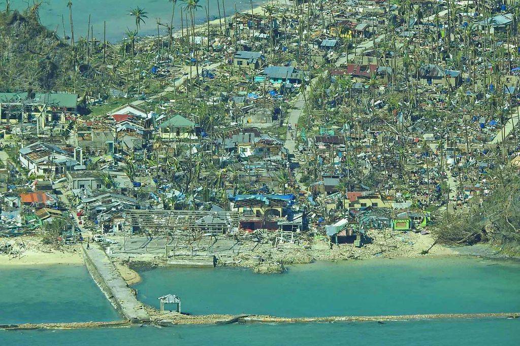台风雷伊再次登陆菲律宾 33万余人撤离灾区