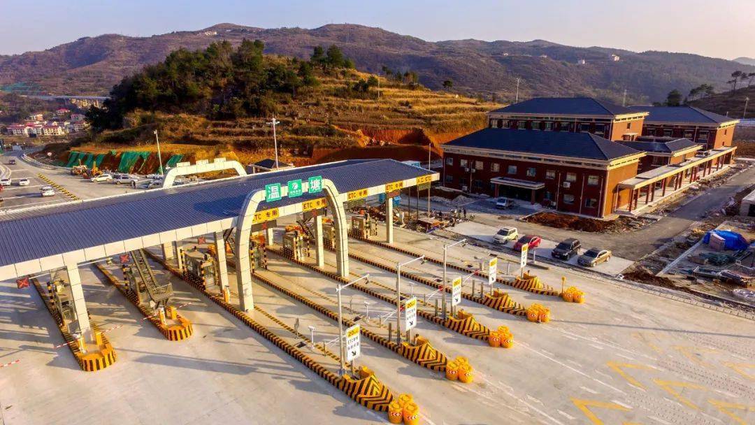 s50长芷高速娄底段湄江南互通至温塘互通段航拍目前,s50长芷高速车田