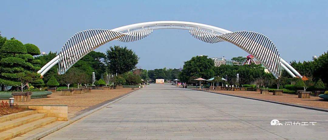 1园博园大门第六届中国国际园林花卉博览会于2007年9月在厦门举行,在