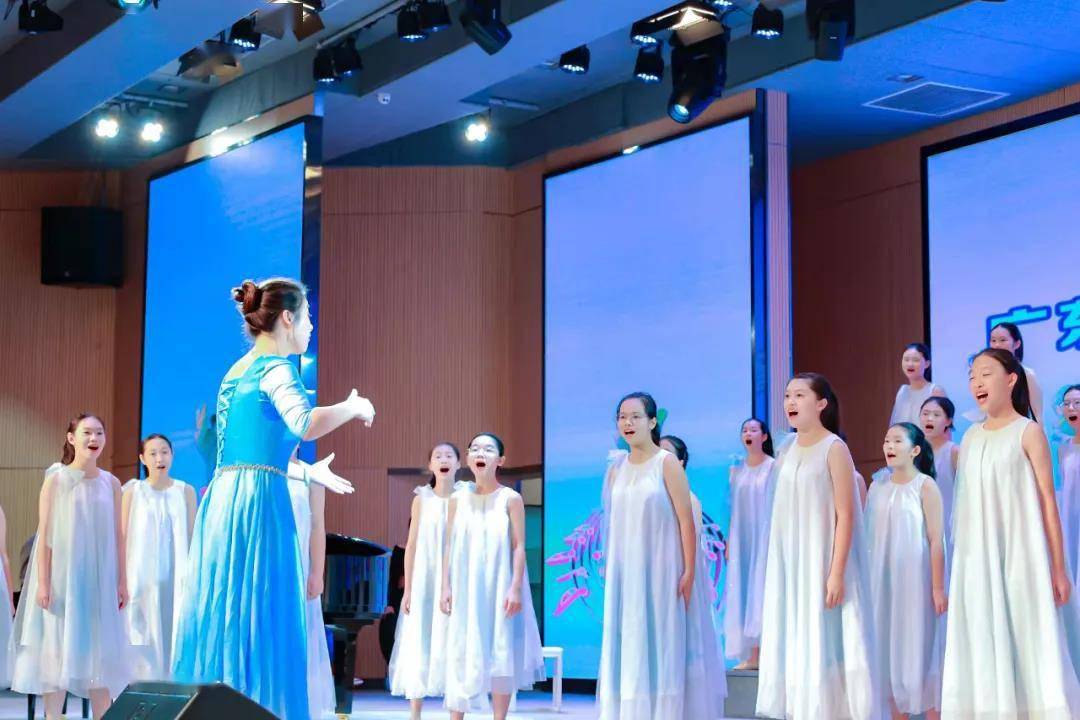 珠海市金湾区三灶中学蒲公英学生合唱团的《大海睡了》《cold snap》