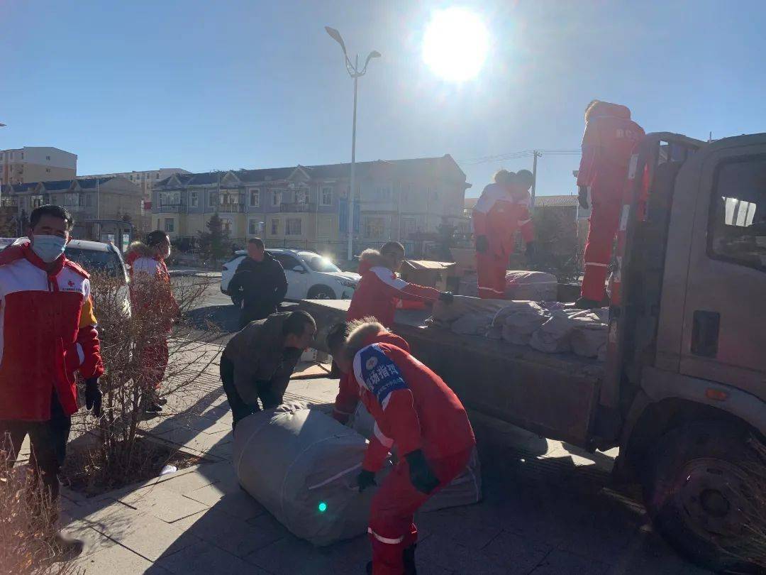 乌兰察布市红十字应急救援队赴察右后旗参加全民核酸演练