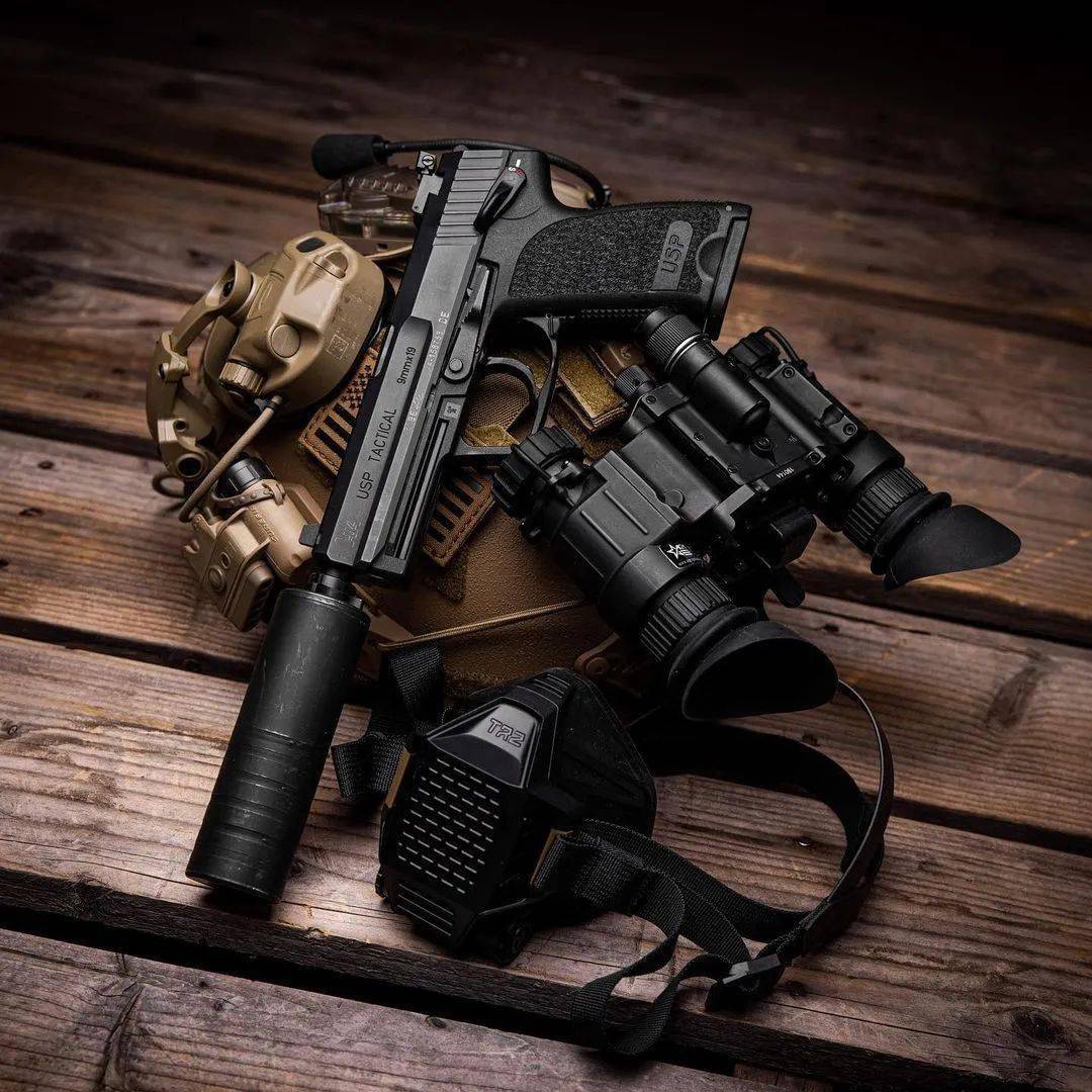 枪械美图看这线条材质手感真的是一种风骚的艺术