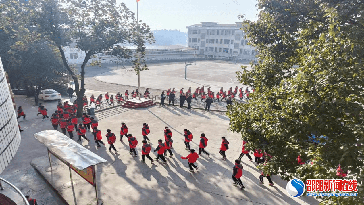 新闻|洞口县醪田中学开展阳光大课间活动