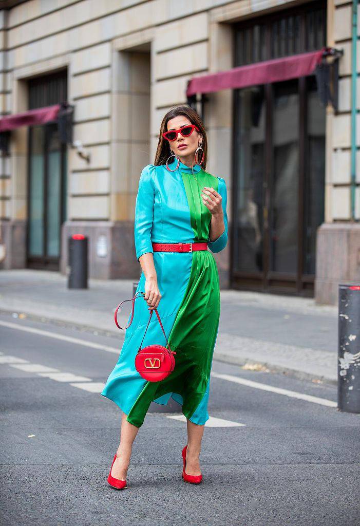 时髦精的年度考题来了 经典圣诞红配绿你会穿吗?