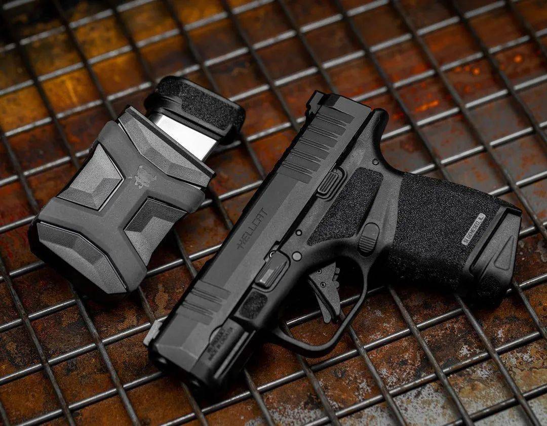 枪械美图看这线条材质手感真的是一种风骚的艺术