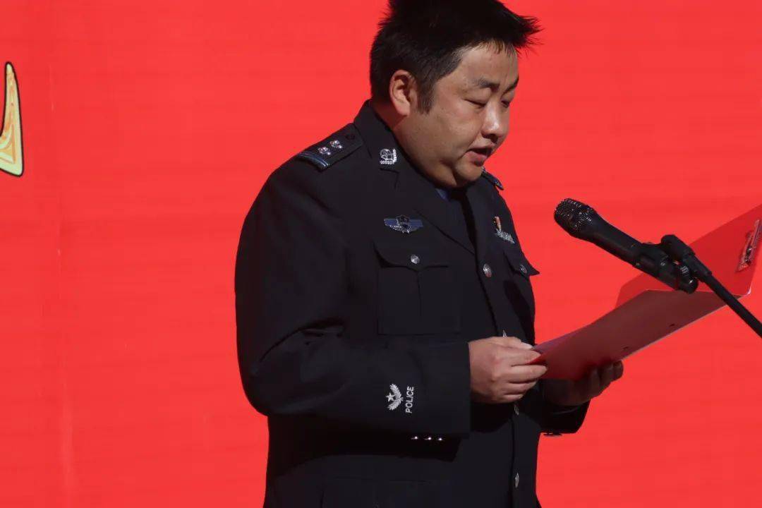 兴海县公安局举行警用装备配发仪式