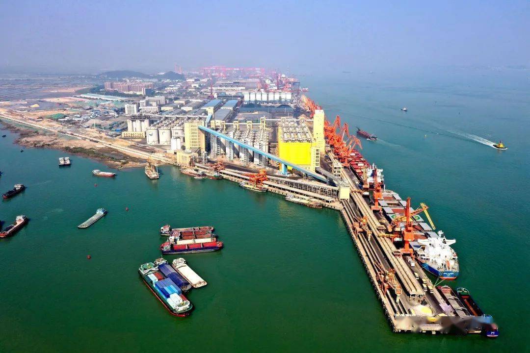 开新局广州港南沙粮食通用码头扩建工程水工主体结构提前完工