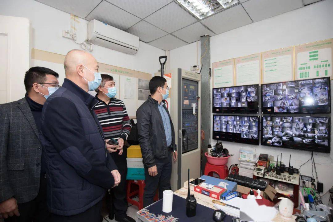 12月22日,莞城街道党工委书记陈钊带队开展疫情防控督导工作,实地检查
