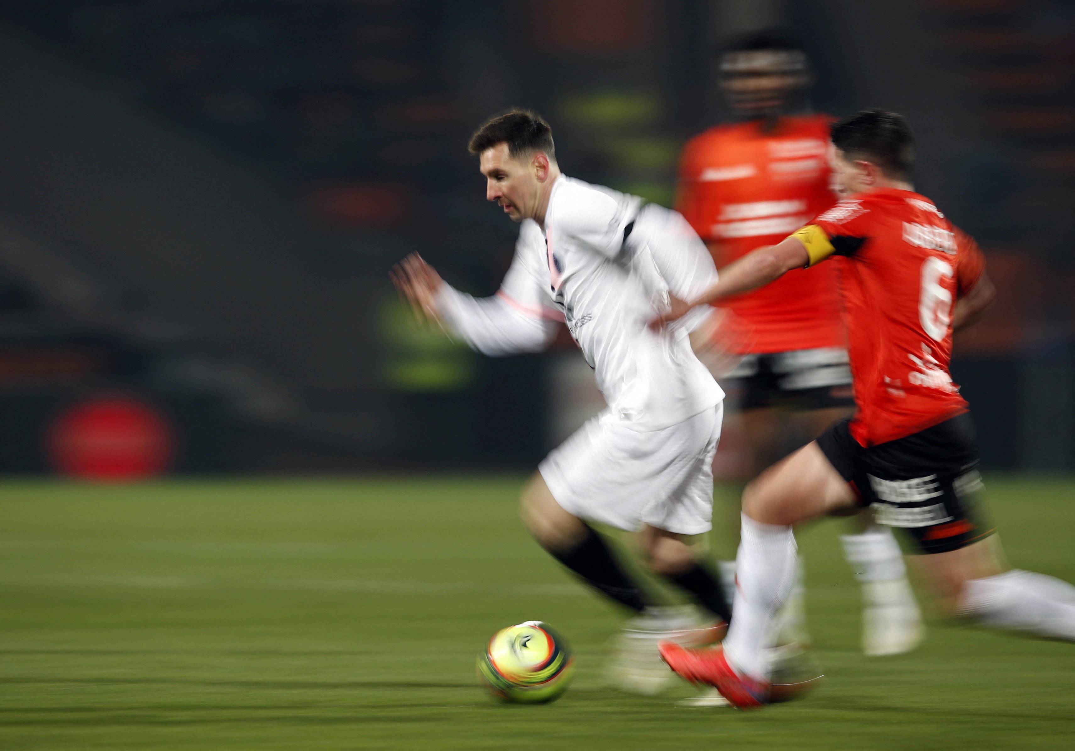 里昂|足球——法甲：巴黎圣日耳曼平洛里昂