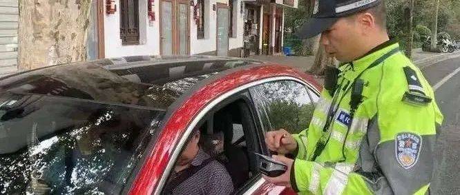 本月起，这11种违章可免予处罚！多地实施~_违法_警告_交通