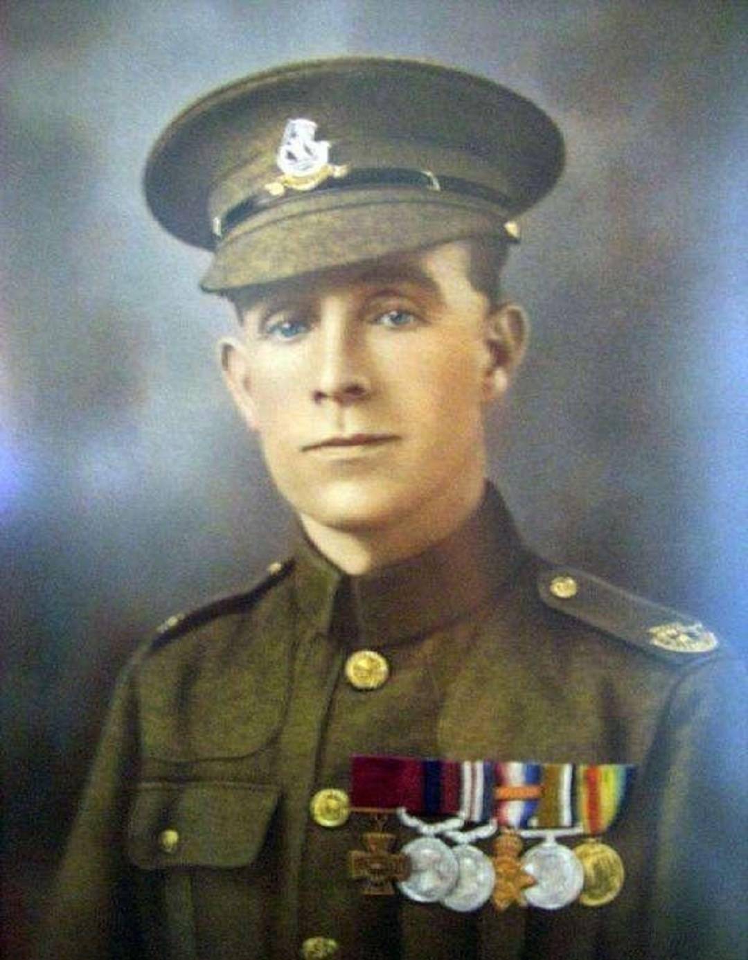 亨利·坦迪_德军_阿道夫·希特勒