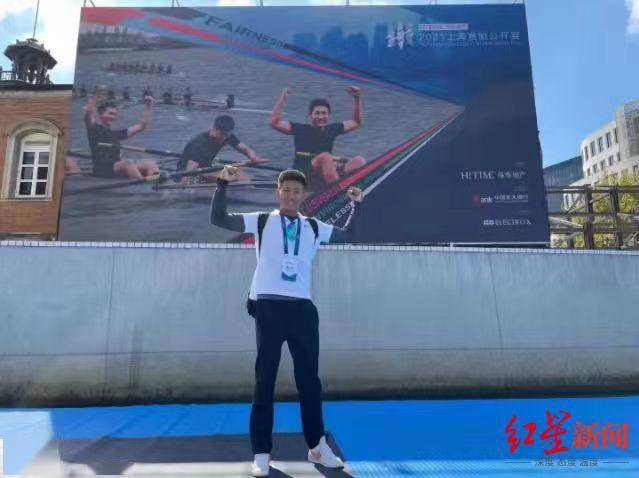 成都|成都大运会“青春领跑人”跑进上海:跑起来,更青春!