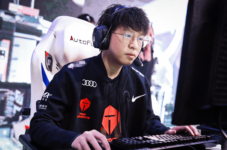 tes训练赛真无敌三大圈内人纷纷称赞小鹏扬言下赛季争取全胜