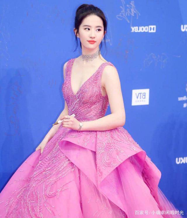 女明星_事业_林允儿