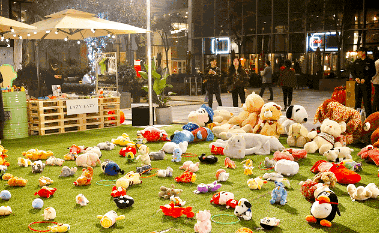 瞩目昭通融创凤凰山国际文旅小镇国潮灯笼秘境美食节12